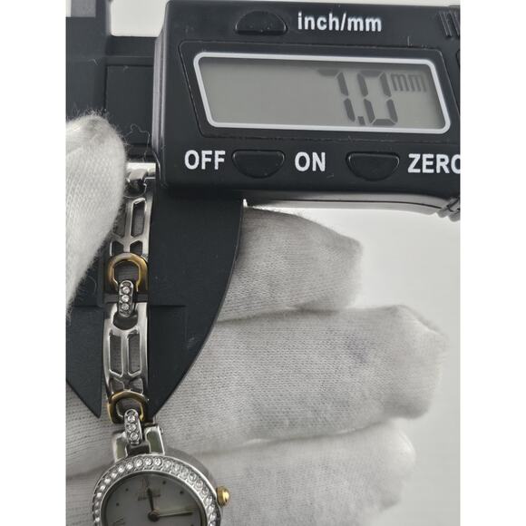 Solar Citizen EcoDrive Ladies Mother Of Pearl Dial Watch Crystal Bezel Mint Runs - Picture 16 of 16